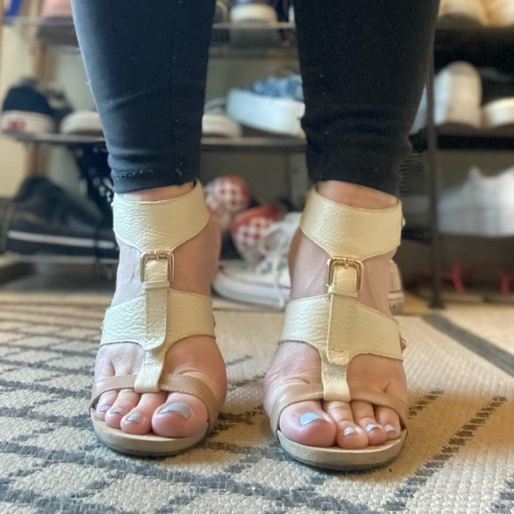 Nine West genuine leather nude gladiator sandals - Picture 6 of 11